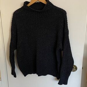 Size M American Eagle Navy Knit Pullover